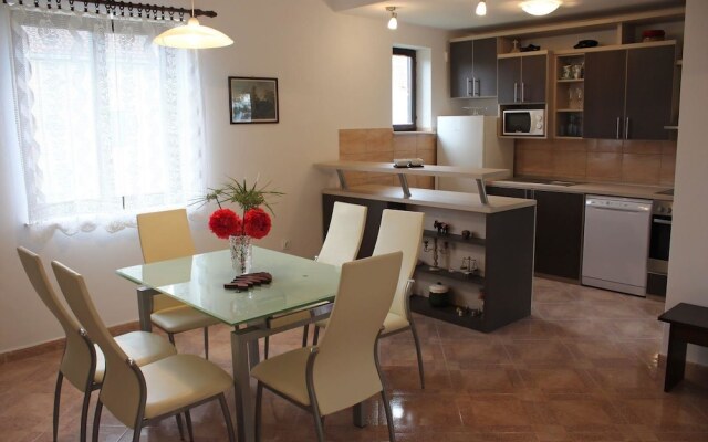 Apartments Pezzi / Two Bedrooms A1 Gajo