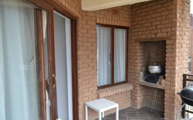 2Bed 2Bath Vacation home with pool close to beach