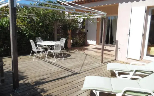 Jolie petite maison Sainte-Anne au calme -Deux pas des plages et du centre de Saint-Tropez