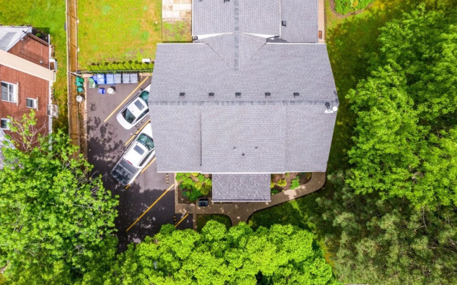 Private Studio Apartment in Burlington - U5