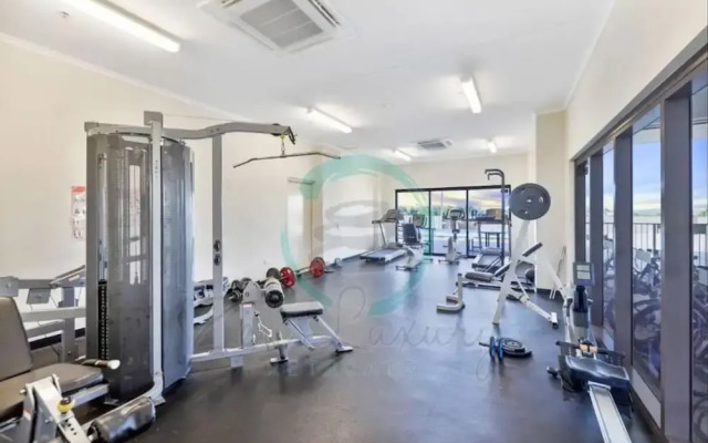 Pinnacle Penthouse Ambience Views Pool Gym
