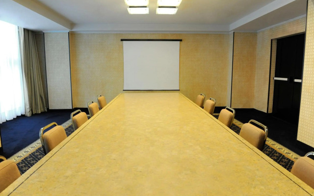 Tower Genova Airport Hotel & Conference Center