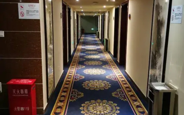 Puyuan Qihonglou Hotel