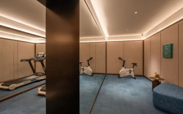 Super 8 Select Hotel (Beijing Tiancun Subway Station Branch)