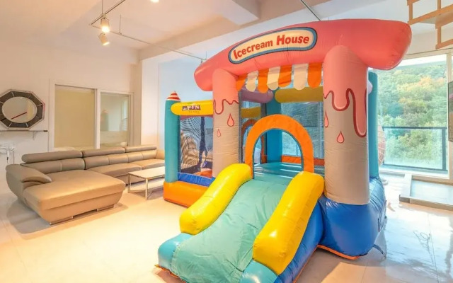 Gyeongju Lineview Poolvilla