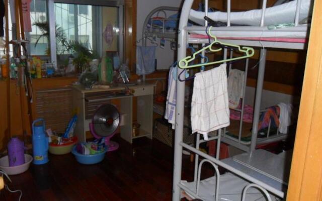 Jinri Friendship Apartment Hongjialou Road