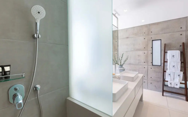 Solaris 3-bedroom Beachfront Villa in Koh Samui