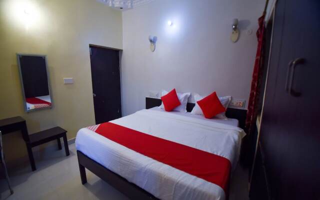 Oyo Home 3688 Apartment Palace