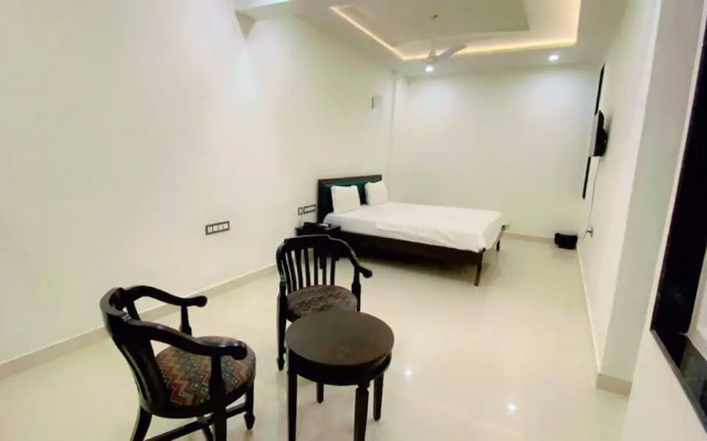 Hotel Giriraj Palace