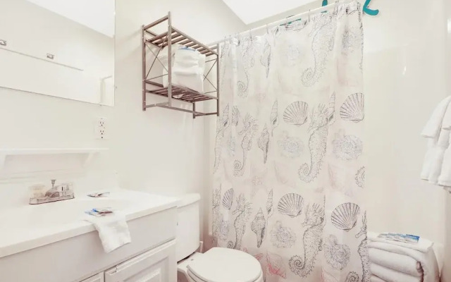 Moonraker 3 1 Bedroom Condo by RedAwning