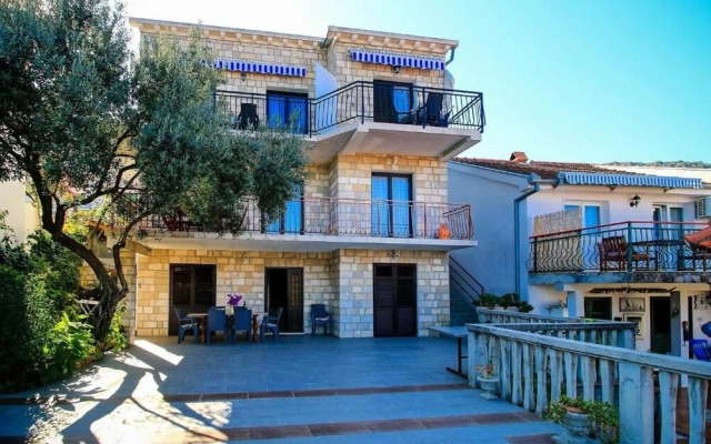 Zdenka - 70m From sea - A2