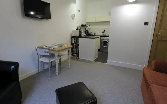Library Apartment Edinburgh