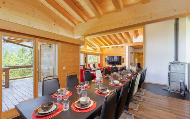 Crystal de Neige Luxury Chalet Spa & Jacuzzi