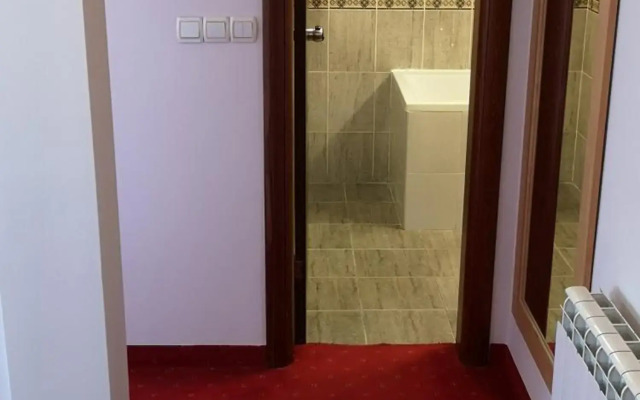 Elegance Hotel