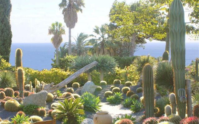 Ravino Secret Retreat