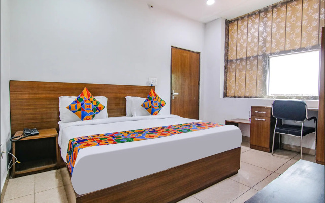Fabhotel The Orient