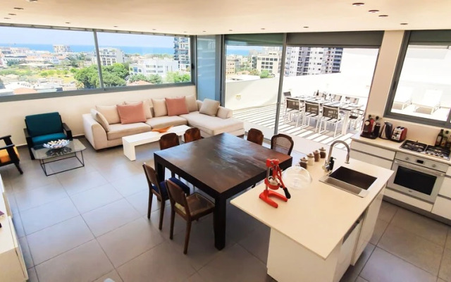 2BDR Roof Top Sea View Neve Tsedek TL56