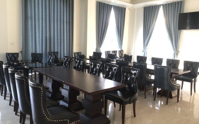 Lotus Hotel & Apartment