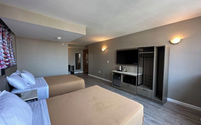 Regal Inn & Suites New York LaGuardia Hotel