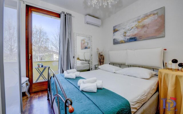 DesenzanoLoft Luxury suite with jacuzzi and garden