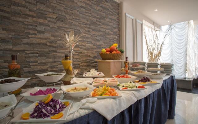 Lahoya Hotel Suites
