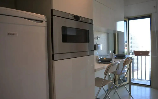 Modern & Bright by Homing