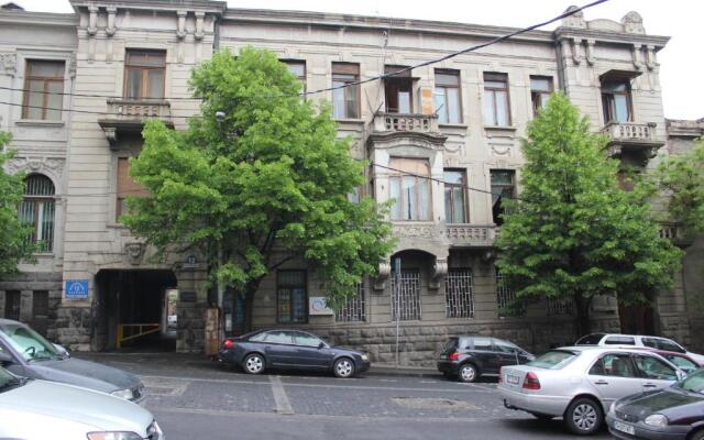 Apartment in Purtseladze Street