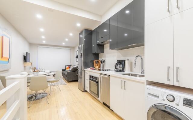 Gorgeous 1BR Apartment in Queen West