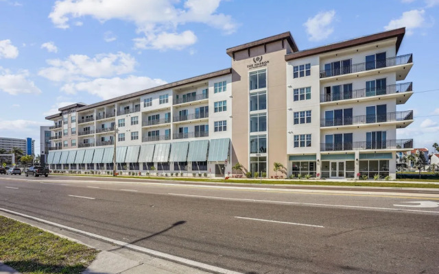 The Harbor Condo 411 - Premier