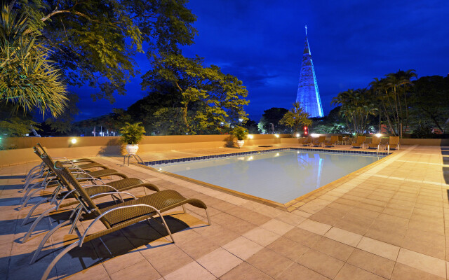 Hotel Deville Business Maringá