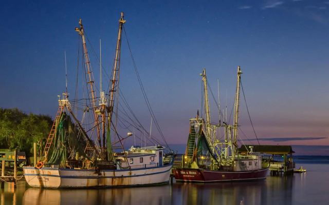 Shem Creek Inn