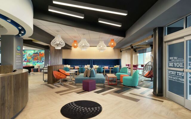 Tru by Hilton York