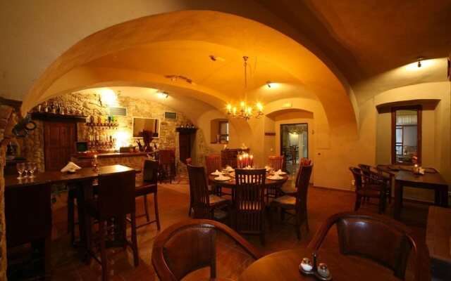 Hotel U Cerneho Orla