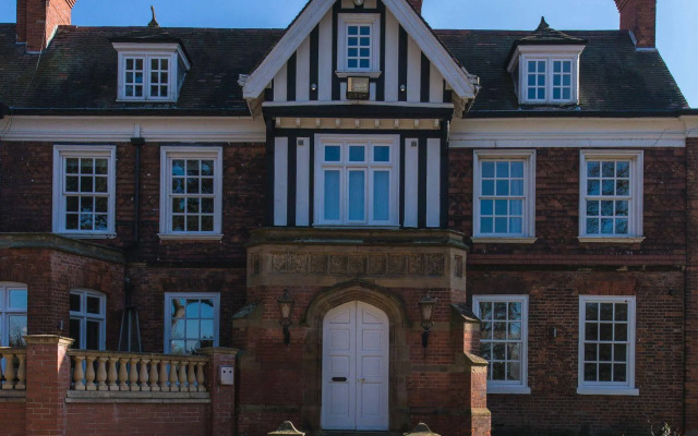 Healing Manor Hotel