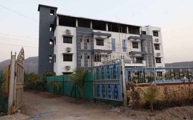 OYO 18789 The Pearl Inn