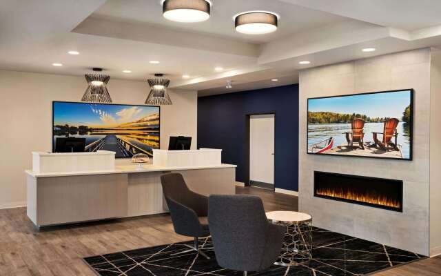 Microtel Inn & Suites by Wyndham Aurora