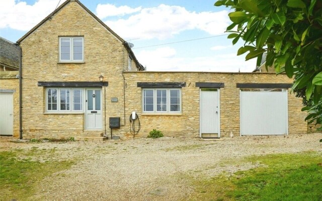 Beautiful 4-bed Cottage in Heart of the Cotswolds