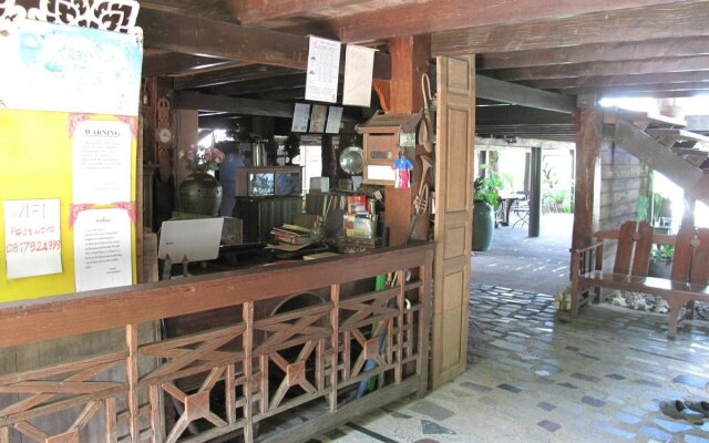 Ayothaya Riverside House
