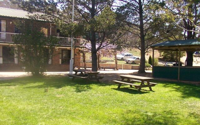 Cooba Holiday Motel