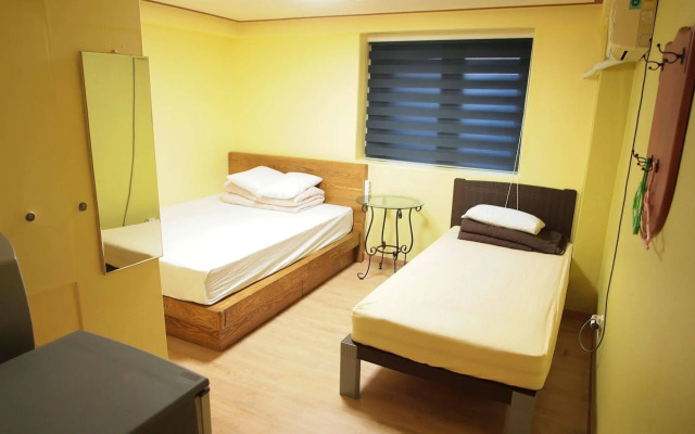 Shinchon Hostel