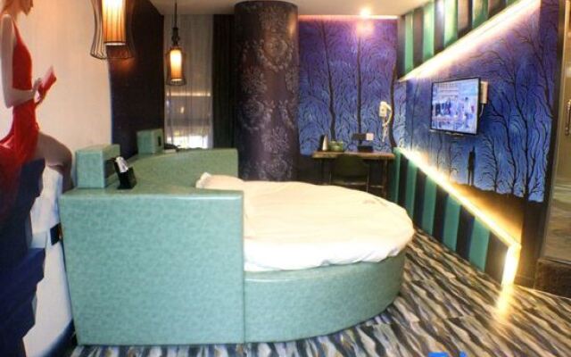 Quanwan Impression Theme Hotel