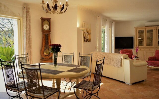 Peaceful Villa in Saint Paul de Vence With Swimming Pool