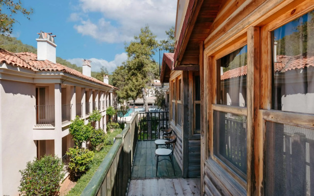 Hotel Pine Valley