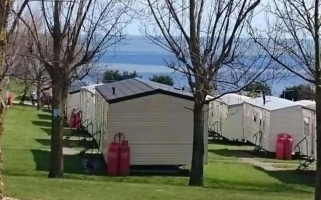 6 Guests - 3 Bedrooms - Entertainment - Near Beach