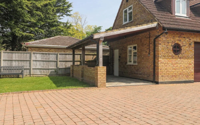 Thames Retreat