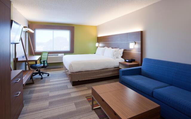 Holiday Inn Express Minneapolis - Golden Valley, an IHG Hotel