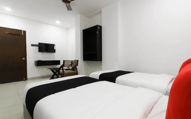 Mythri Hotel by OYO Rooms