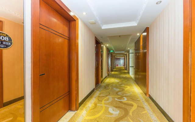 Liangde Hotel (Shenzhen Shajing Houting Subway Station)