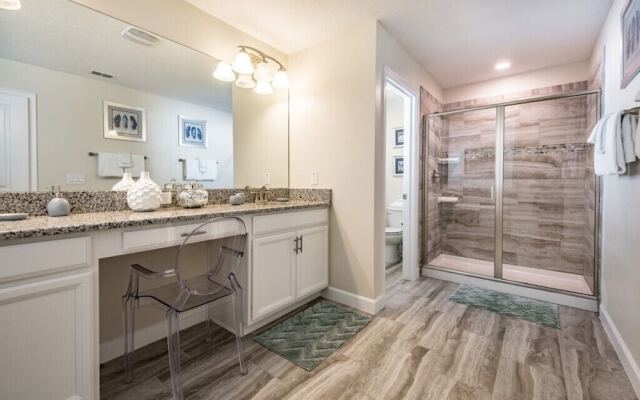 4755kcc 5 Bedroom Villa by RedAwning