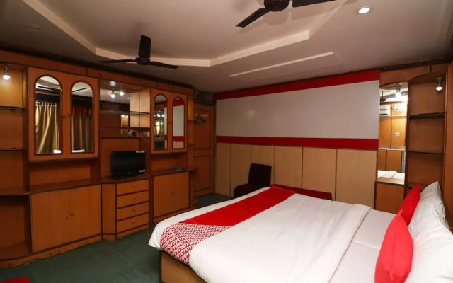 Hotel Bob's By OYO Rooms